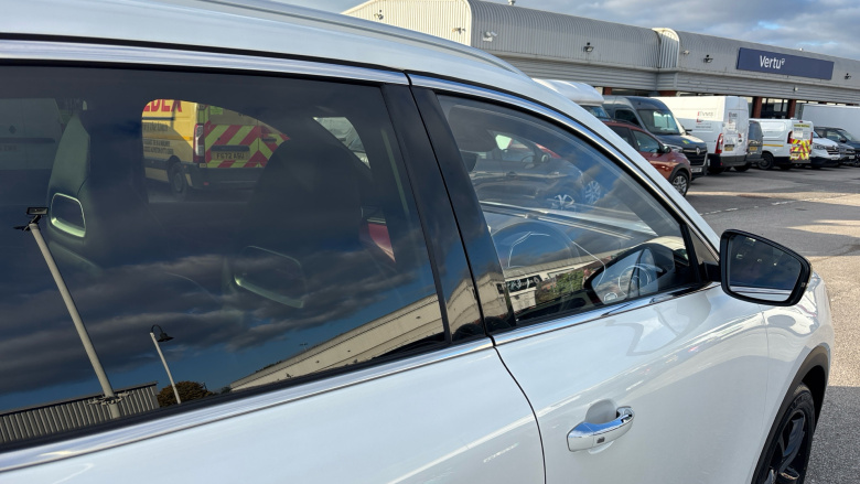 MG Hs 1.5 T-GDI Exclusive 5dr Petrol Hatchback